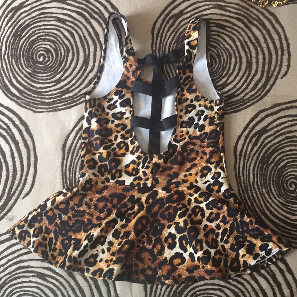 Leopard top